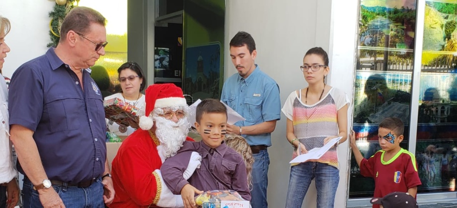 Consulado de Colombia en Barquisimeto celebró el Día de las Velitas